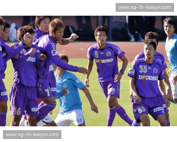 绿茵之上的华丽交响:新泻天鹅与广岛三箭的宿命对决,谁能点燃东瀛之火? 绿茵之上的华丽交响:新泻天鹅与广岛三箭的宿命对决,谁能点燃东瀛之火?